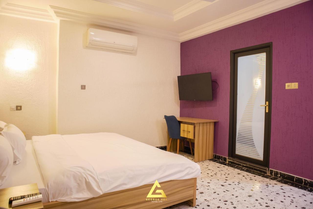 George Vee Hotel Ltd Кумасі Екстер'єр фото